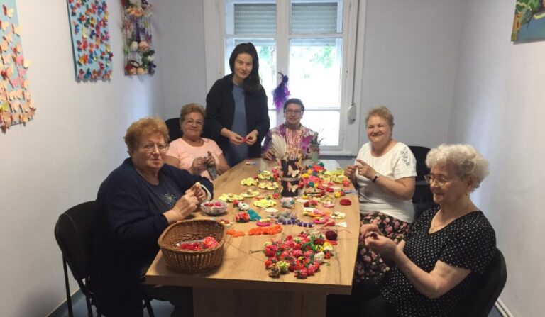 Viața după 60 de ani: proiecte sociale locale active