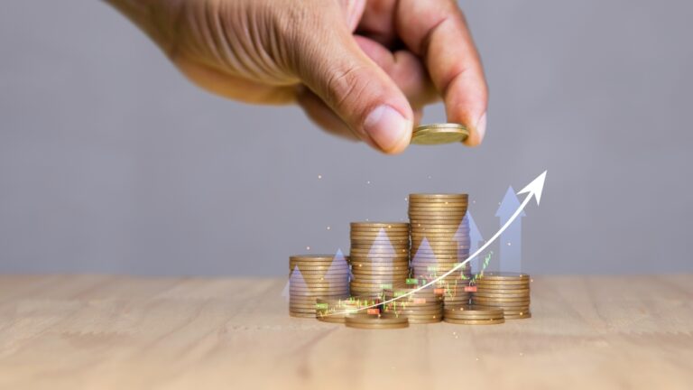 Cum să economisești inteligent în 2026. Strategii practice pentru mai mulți bani
