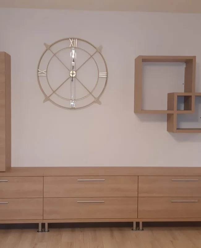 Mobilier Comercial Personalizat: Amenajări Care Pun Afacerea în Valoare